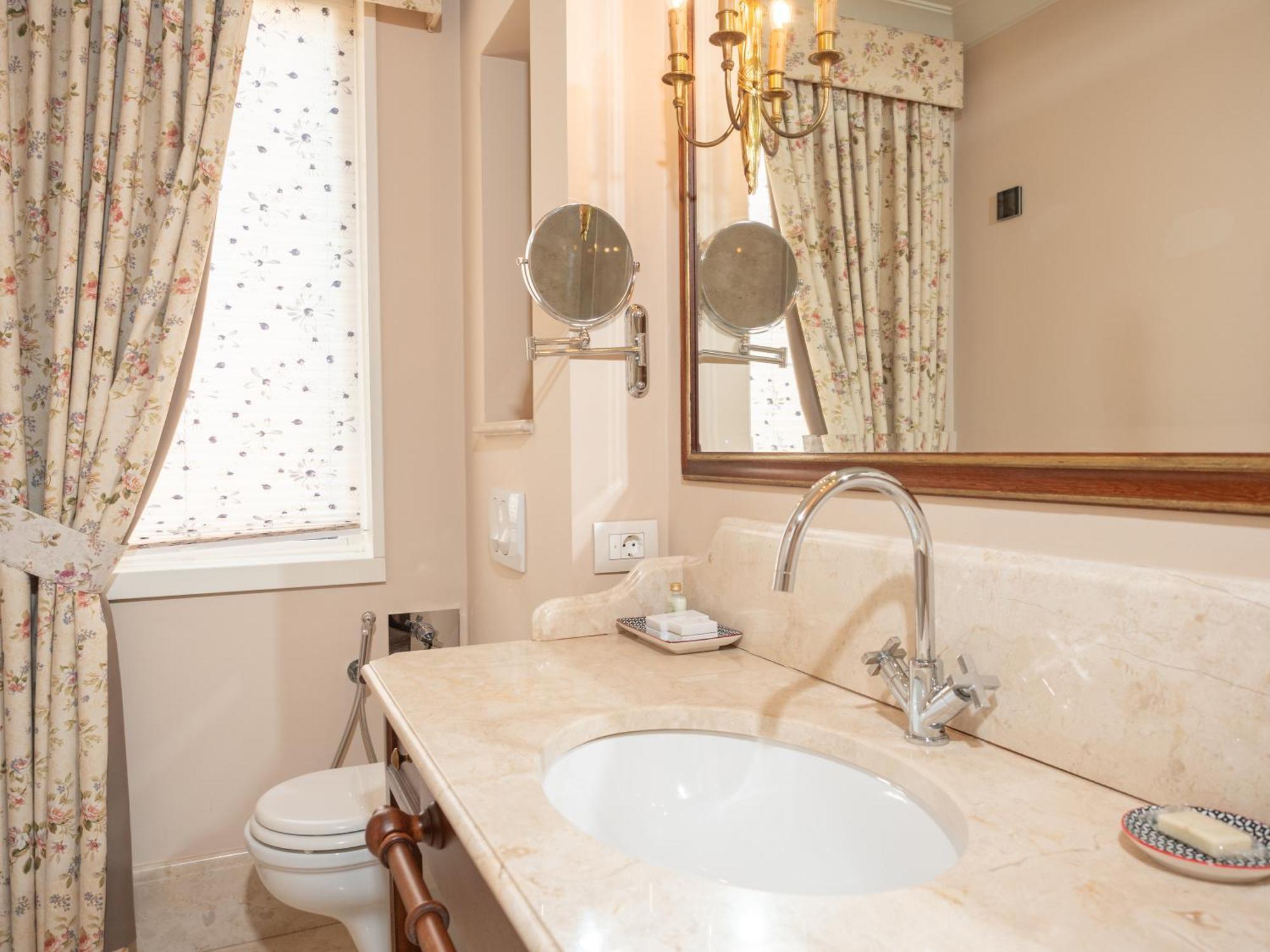 Ebel Boutique 4*